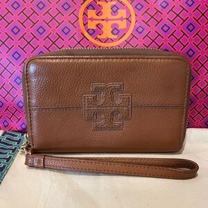 TORY BURCH Stacked T Smart Phone Wristlet